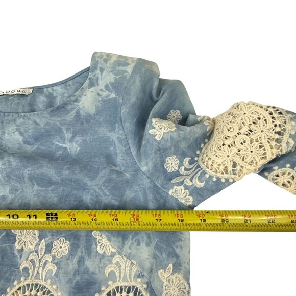 Adore Tie-Dye Embroidered Blue Top Size M Floral Lace Crochet Cotton Boho Chic - Picture 8 of 8